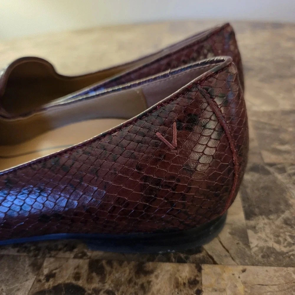 VIONIC sz 8 Willa Boa Snakeskin Print burgundy Leather‎ Loafers Flats shoes